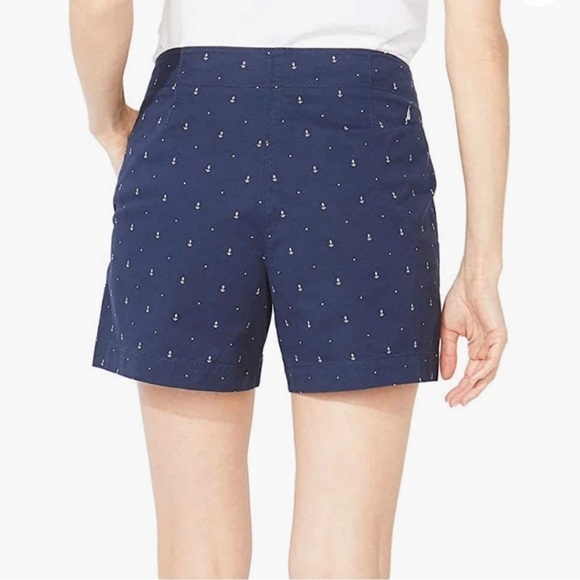 Nautica Women's Tailored Stretch Cotton Short with anchors. Size 8 - Picture 3 of 5